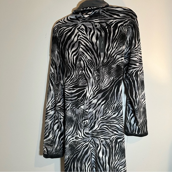 Natori Men's Kasem Tiger-Print Shawl-Collar Velour Robe - Picture 3 of 6